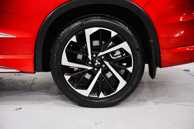 MITSUBISHI OUTLANDER Exceed