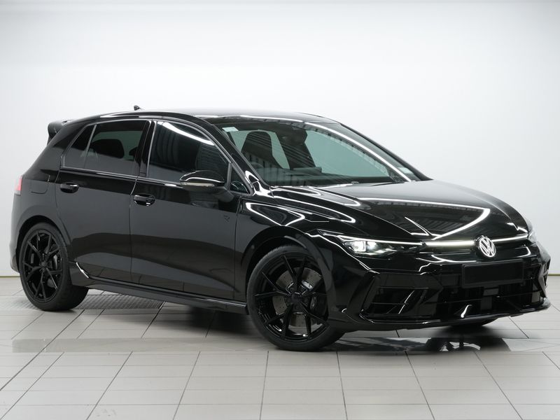 Volkswagen Golf R Touring Black Package