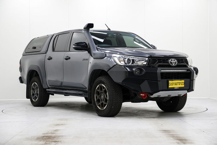 TOYOTA HILUX Rugged X