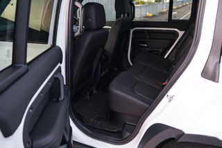 Land Rover Defender 110 D250 S