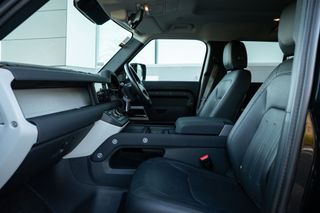 Land Rover Defender 110 D240 SE