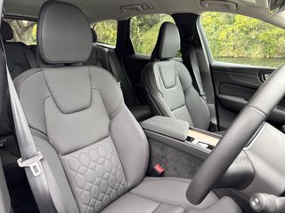 Volvo XC60 B5 AWD Plus