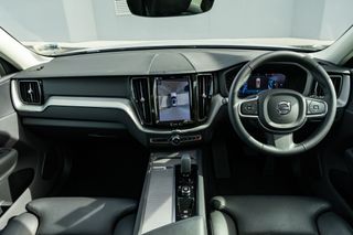 Volvo XC60 B5 AWD Plus