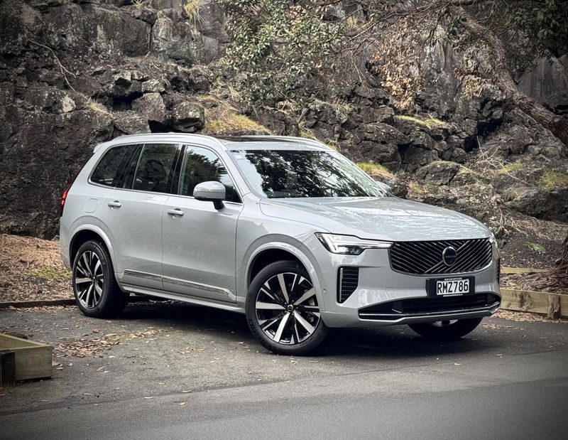 Volvo XC90 B5 AWD Plus