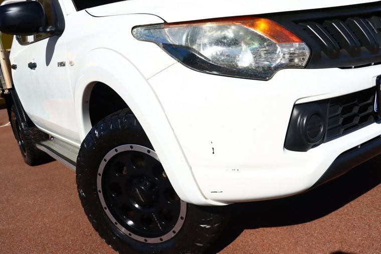 MITSUBISHI TRITON GLX