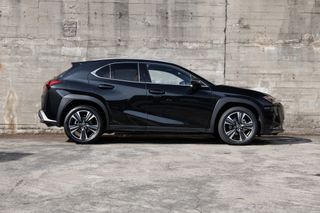 Lexus UX 300h Limited