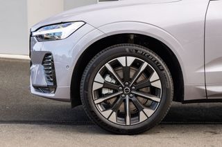 Volvo XC60 B5 AWD Ultra Dark