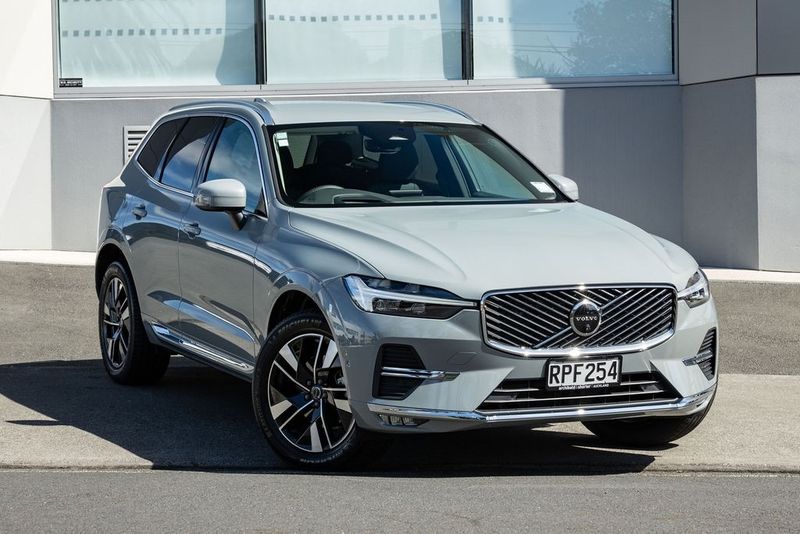 Volvo XC60 B5 AWD Plus