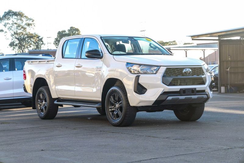 TOYOTA HILUX SR Hi-Rider