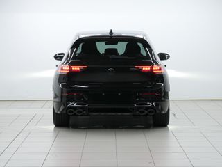 Volkswagen Golf R Touring Black Package
