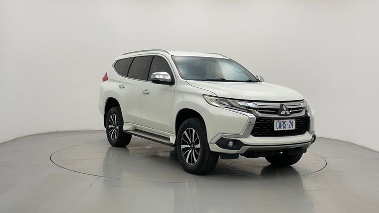 2015 MITSUBISHI PAJERO SPORT GLS (4x4)