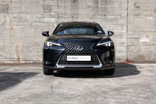 Lexus UX 300h Limited