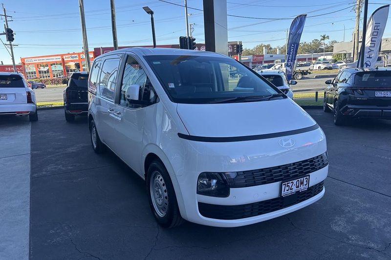 Hyundai STARIA LOAD