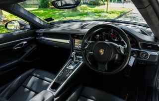 Porsche 911 Carrera 4