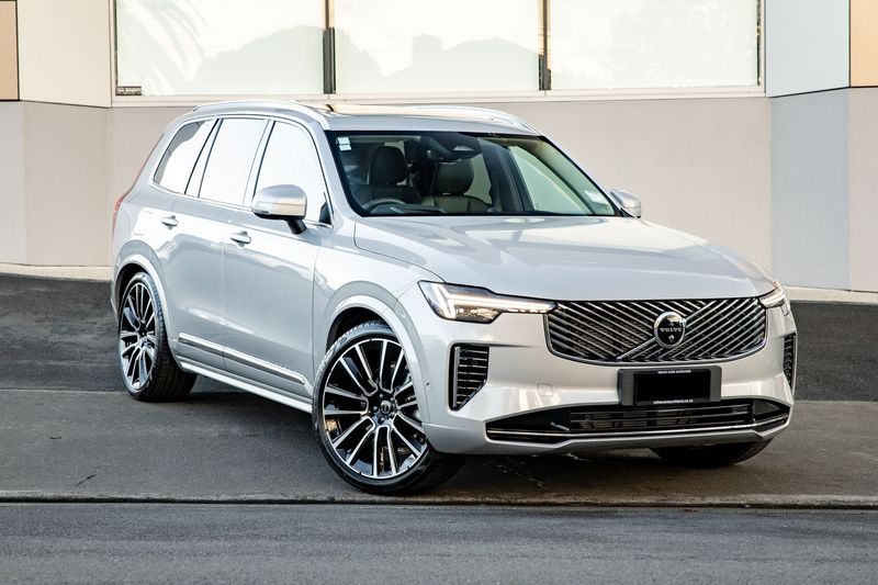 Volvo XC90 B5 AWD Ultra Bright
