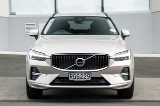 Volvo XC60 B5 AWD Plus