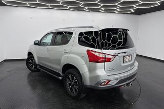 Isuzu MU-X