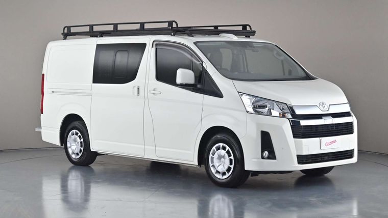 2022 TOYOTA HIACE LWB (5 SEATS)