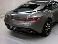 Aston Martin DB11 V12