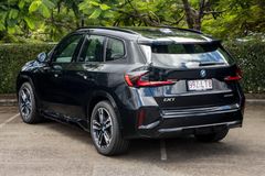 BMW iX1