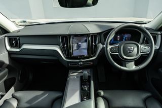 Volvo XC60 B5 AWD Plus