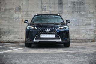 Lexus UX 300h Premium AWD