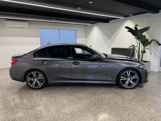 BMW 3 Series 320i 2.0