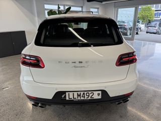 Porsche Macan S