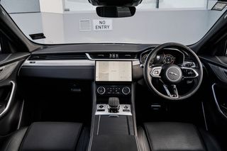 Jaguar F-Pace P250 R-Dynamic SE