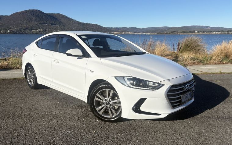 HYUNDAI ELANTRA Active