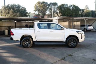TOYOTA HILUX SR Hi-Rider