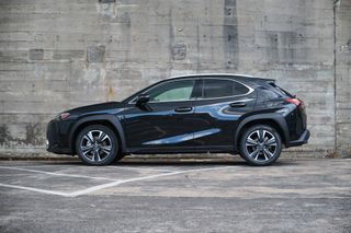 Lexus UX 300h Premium AWD