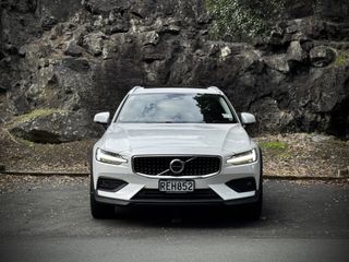 Volvo V60 Cross Country B5 AWD Ultimate Bright