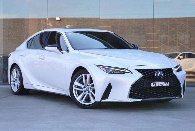 Lexus IS