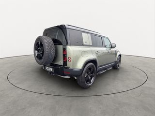 Land Rover Defender 110 D240