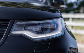 Land Rover Discovery D300 R-DYNAMIC SE