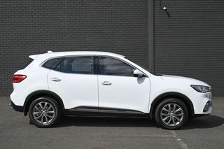 MG HS