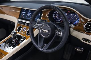 Bentley Continental GTC V8