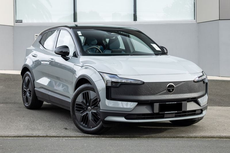 Volvo EX30 Cross Country Ultra Twin Motor Performance