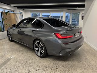BMW 3 Series 320i 2.0