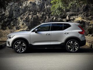 Volvo XC40 B4 FWD Ultra Dark