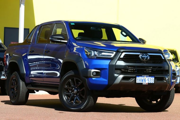TOYOTA HILUX Rogue