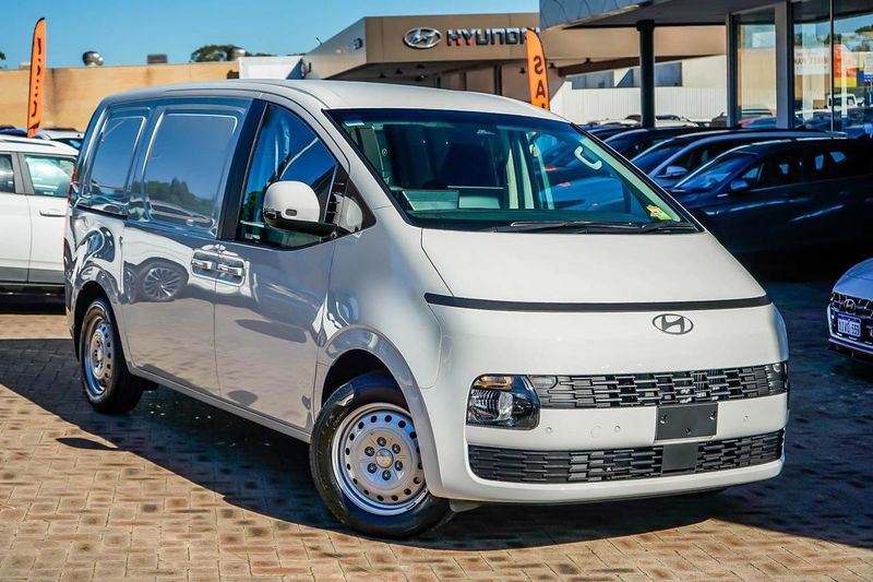 Hyundai STARIA LOAD