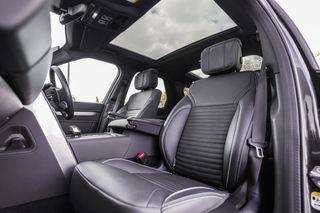 Land Rover Discovery D300 Dynamic HSE