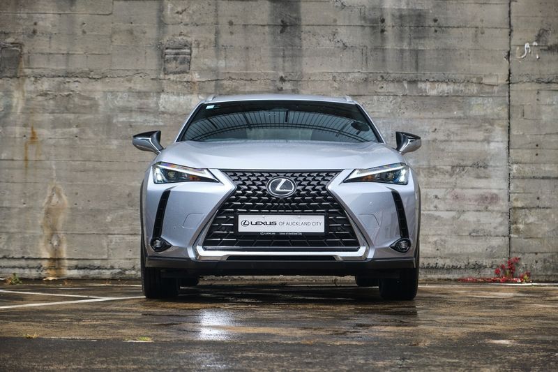 Lexus UX 300h Premium