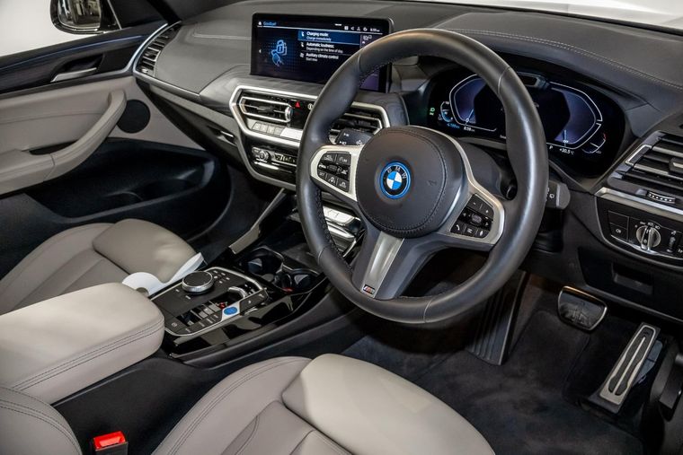 BMW iX3