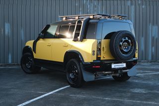 Land Rover Defender 110 Trophy Edition 1