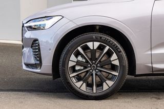 Volvo XC60 B5 AWD Ultra Dark