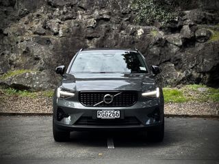 Volvo XC40 B4 AWD Ultra Dark