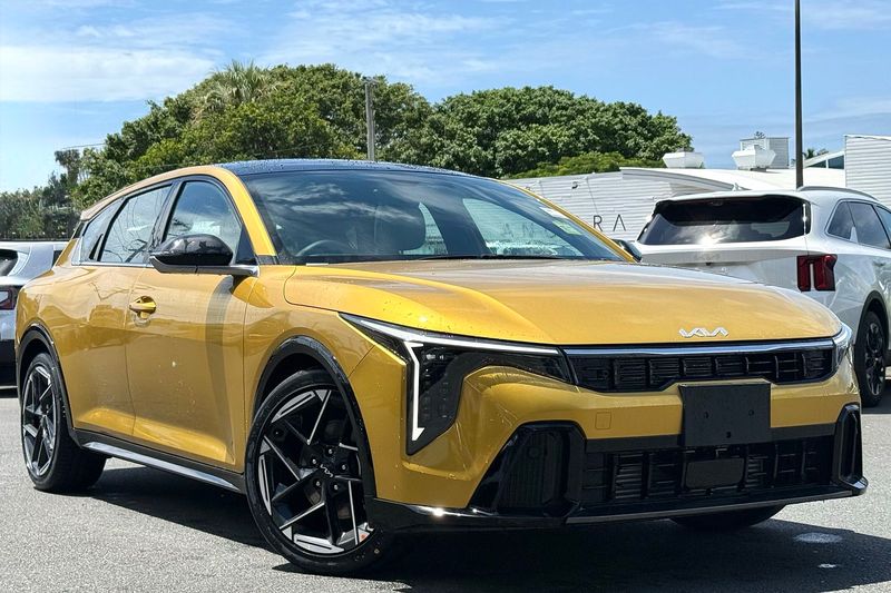 Kia K4